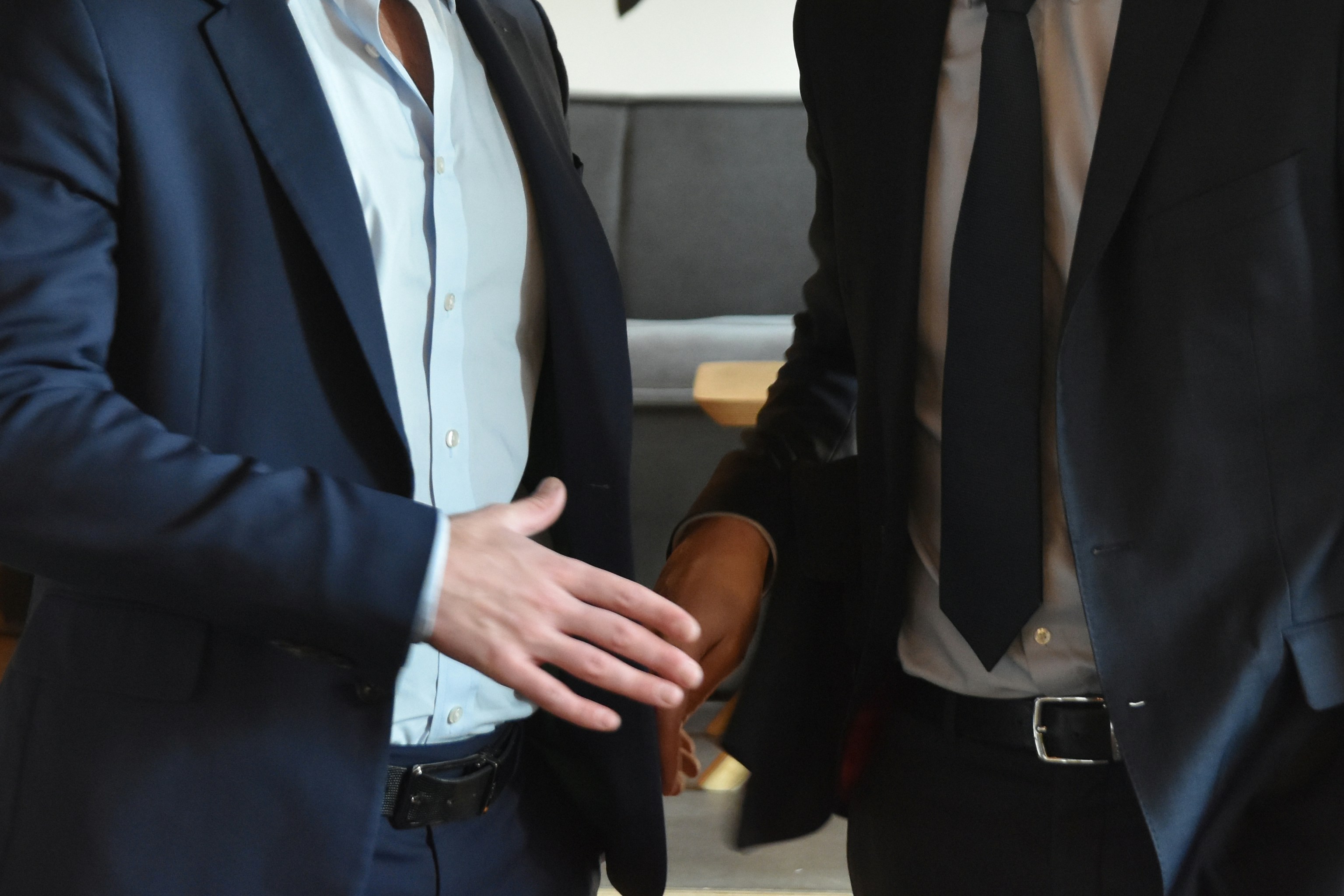 Abstimmung zwischen Geschäftspartnern
